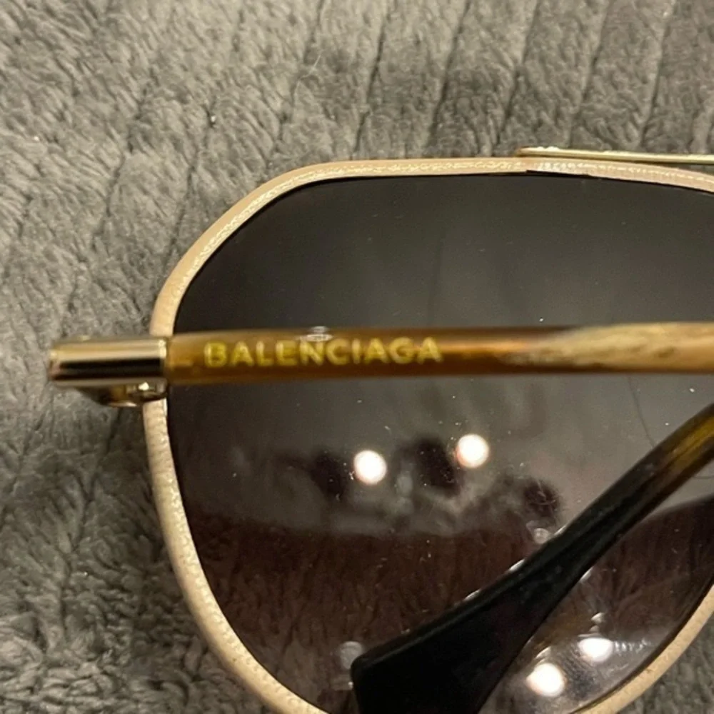 Balenciaga sunglasess‎